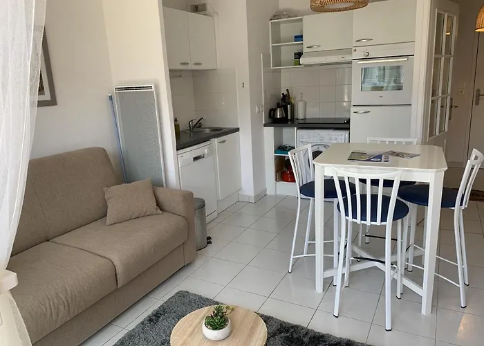 公寓 Proche Avec Parking Et Balcon - Fr-1-482-102 *