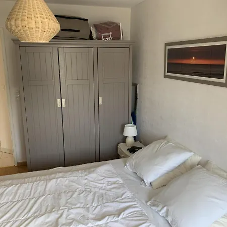 Proche Avec Parking Et Balcon - Fr-1-482-102 *